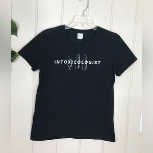 Black Graphic Tee T-Shirt Blouse w/ Intoxicologist Mixed Drinks Beers Bartender